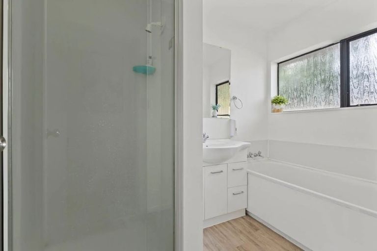 Photo of property in 2/30 Kindergarten Drive, Conifer Grove, Takanini, 2112