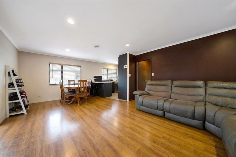 Photo of property in 25a Rehia Road, Massey, Auckland, 0614