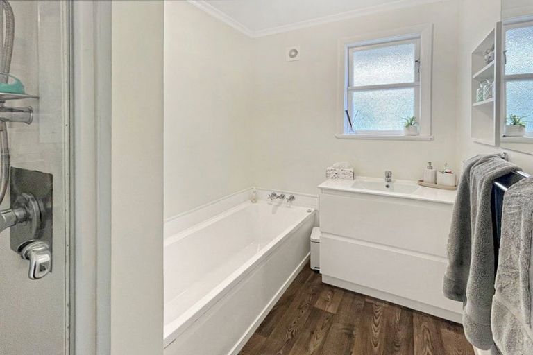 Photo of property in 8 Norwich Place, Awapuni, Palmerston North, 4412