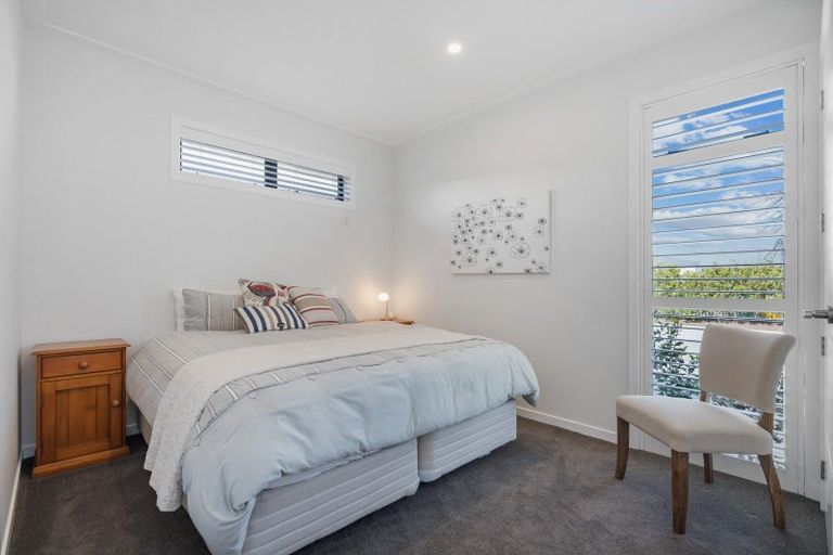 Photo of property in 8 Torea Lane, One Tree Point, 0118