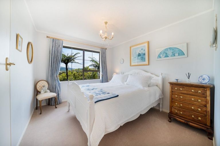 Photo of property in 8 Makatote Grove, Churton Park, Wellington, 6037