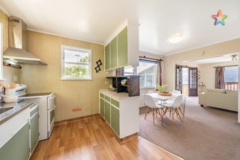 Photo of property in 75 Logie Street, Stokes Valley, Lower Hutt, 5019