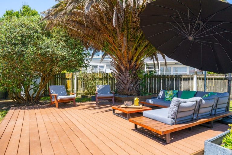 Photo of property in 30 Beazley Avenue, Paparangi, Wellington, 6037