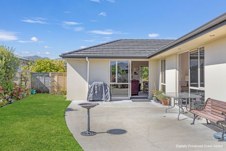 Photo of property in 9 Magnolia Rise, Waipahihi, Taupo, 3330