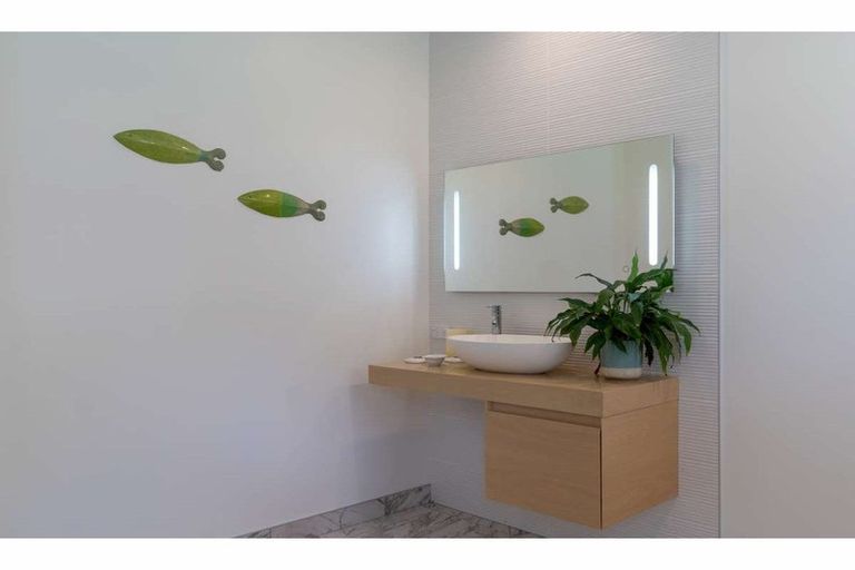 Photo of property in 37 Riverview Road, Kerikeri, 0230