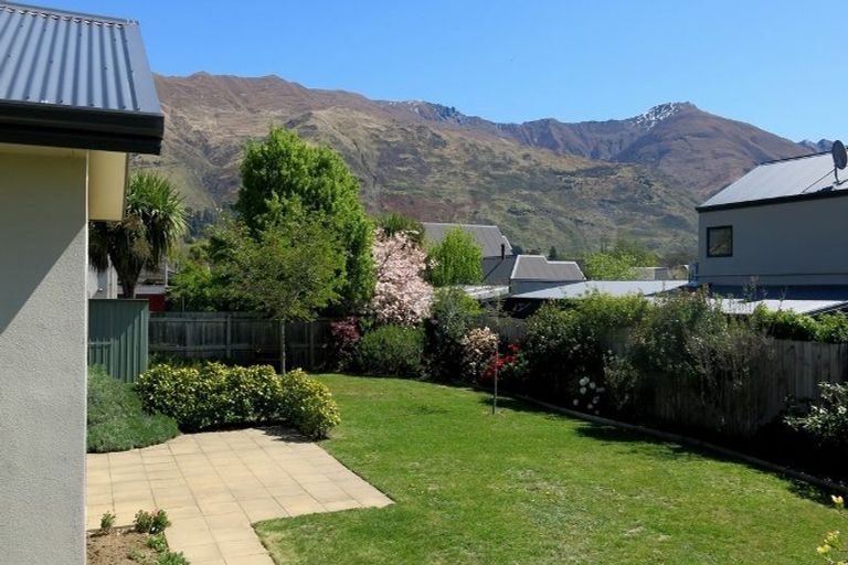 Photo of property in 2 Stonebrook Drive, Wanaka, 9305
