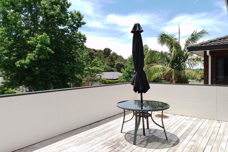 Photo of property in 16 Helen Ryburn Place, Torbay, Auckland, 0630