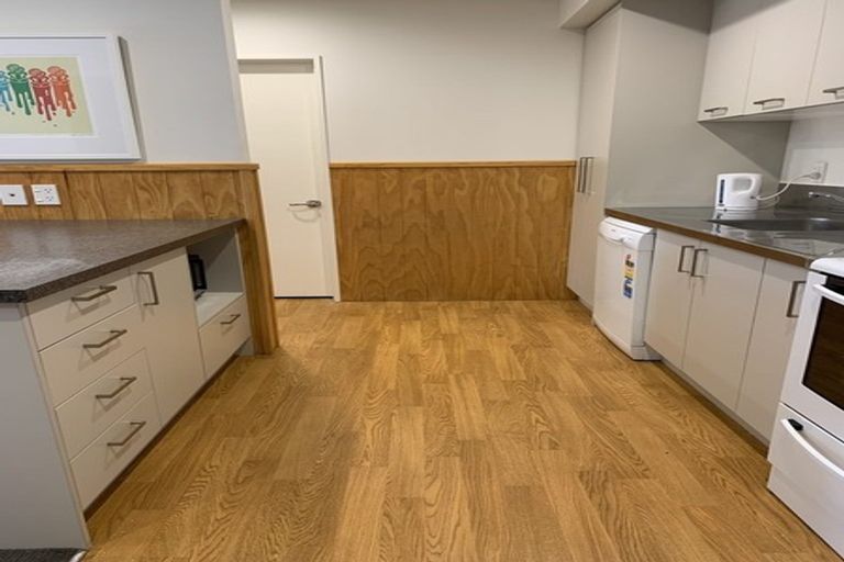 Photo of property in 17b Athol Terrace, Upper Riccarton, Christchurch, 8041