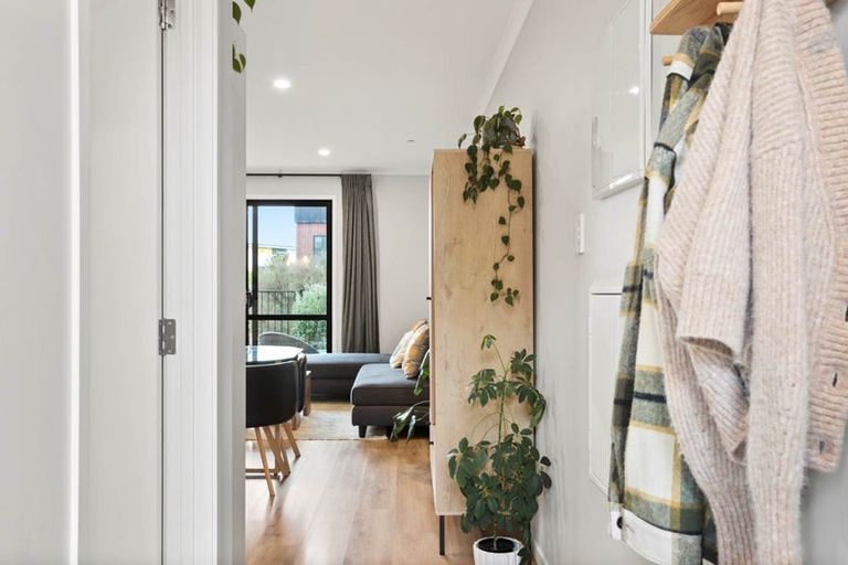 Photo of property in 6 Honowai Street, Kumeu, 0810