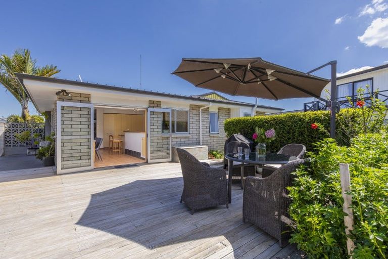 Photo of property in 15 Spriggs Crescent, Greenmeadows, Napier, 4112