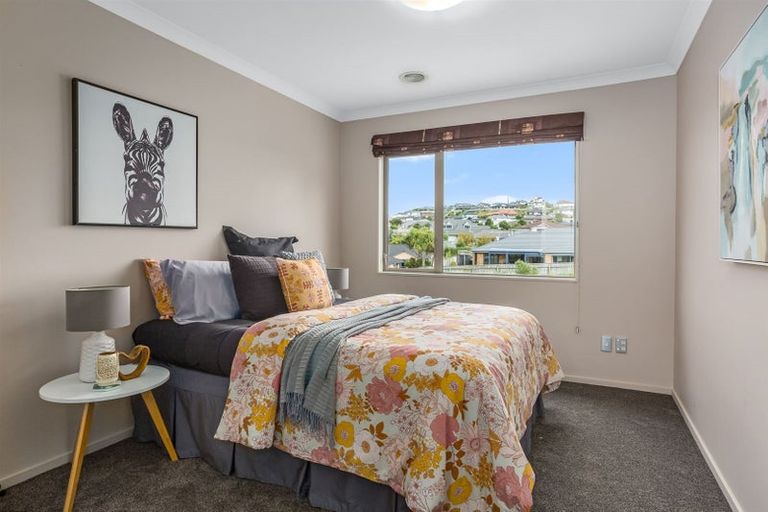 Photo of property in 2 Fiordland Place, Aotea, Porirua, 5024