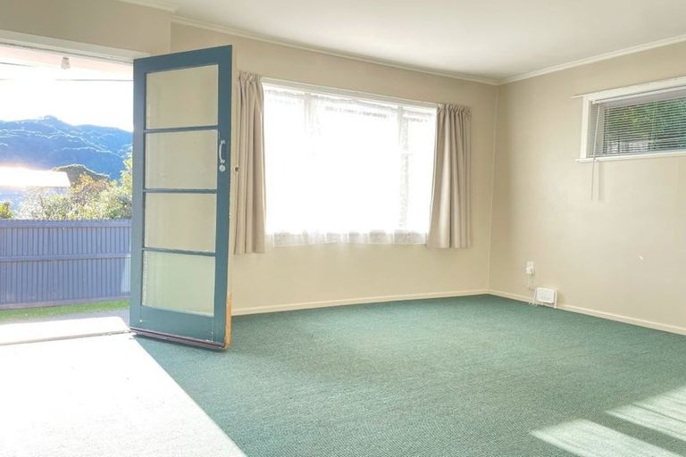 Photo of property in 35 Dunns Street, Silverstream, Upper Hutt, 5019