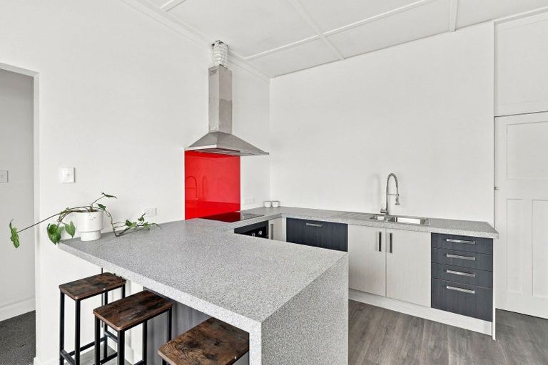 Photo of property in 77 Cornfoot Street, Castlecliff, Whanganui, 4501