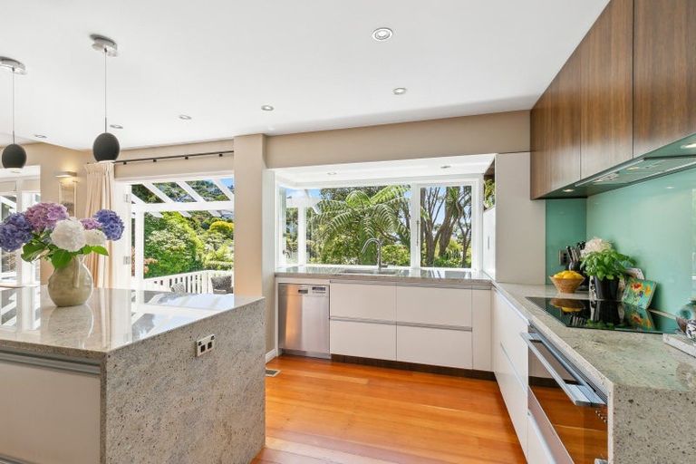 Photo of property in 22 Woodmancote Road, Khandallah, Wellington, 6035