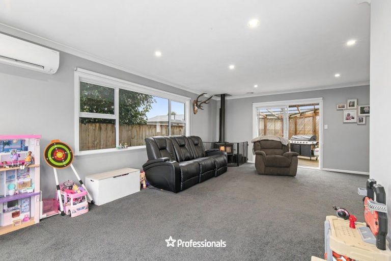 Photo of property in 42 Mountbatten Grove, Clouston Park, Upper Hutt, 5018