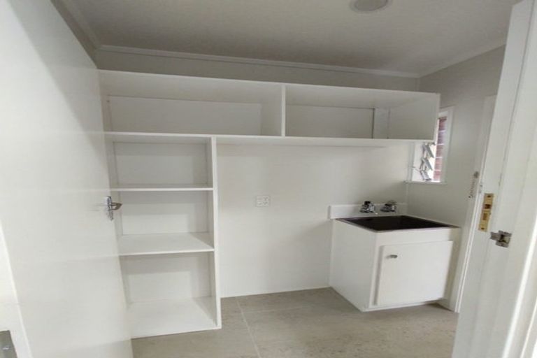 Photo of property in 1/14 Lynn Road, Bayview, Auckland, 0629