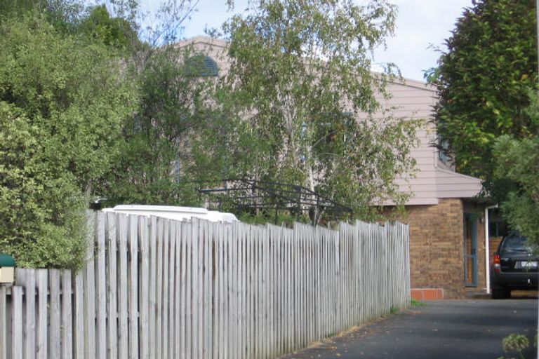 Photo of property in 3a Lex Avenue, Green Bay, Auckland, 0604