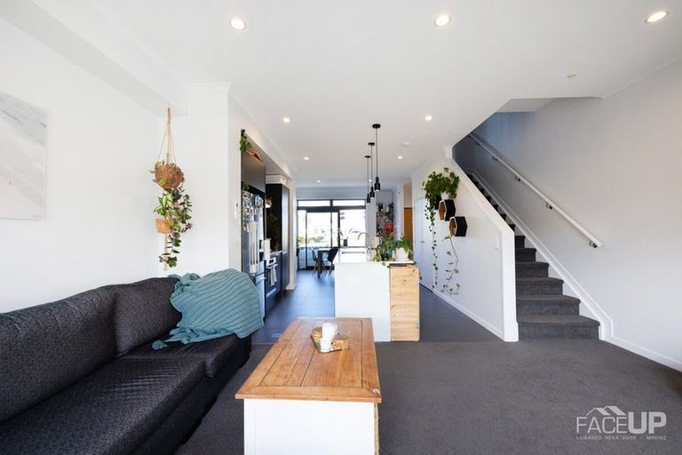 Photo of property in 10 Alexander Willis Crescent, Hobsonville, Auckland, 0616