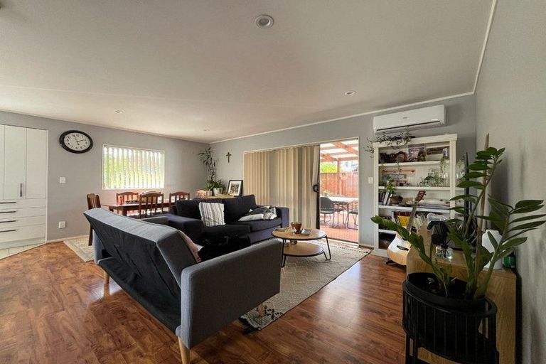 Photo of property in 76a View Road, Henderson, Auckland, 0612