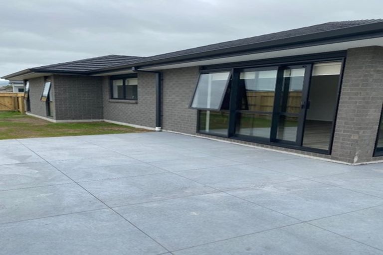 Photo of property in 59 Seagrass Place, Otaki Beach, Otaki, 5512