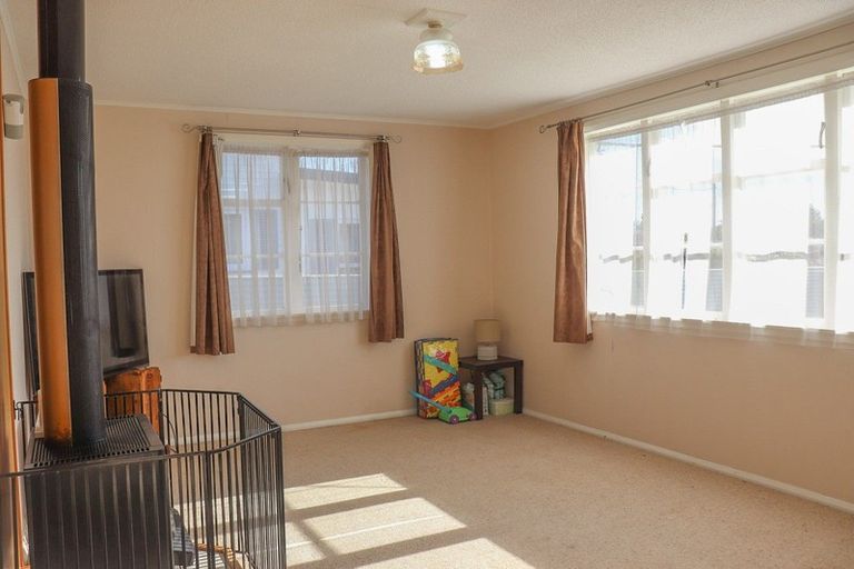 Photo of property in 24 Edward Street, Pahiatua, 4910