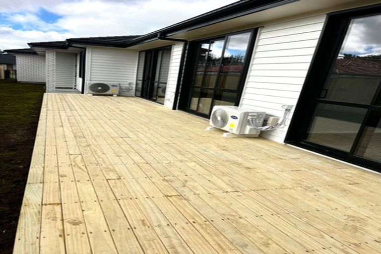 Photo of property in 7 Paihere Street, Huapai, Kumeu, 0810