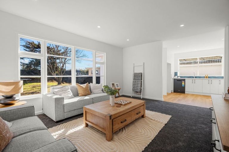 Photo of property in 325 Wainoni Road, Avondale, Christchurch, 8061