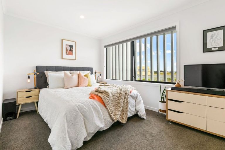 Photo of property in 7 Hudson Bay Road, Hobsonville, Auckland, 0616