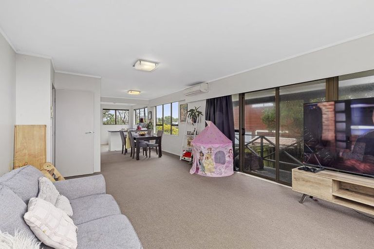 Photo of property in 64 Cypress Drive, Maungaraki, Lower Hutt, 5010