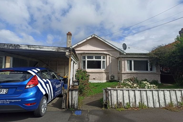 Photo of property in 42 Queens Drive, Saint Kilda, Dunedin, 9012