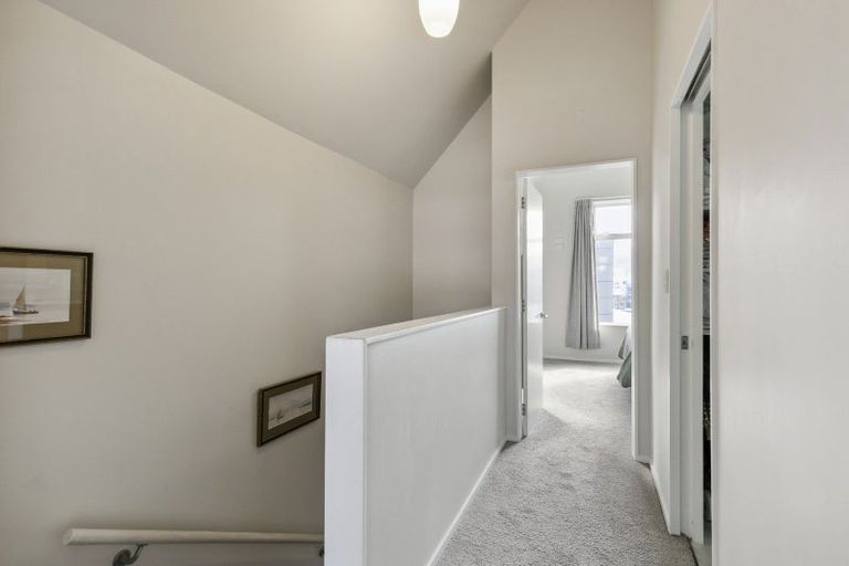 Photo of property in Pirie Street Townhouses, 32/35 Pirie Street, Mount Victoria, Wellington, 6011