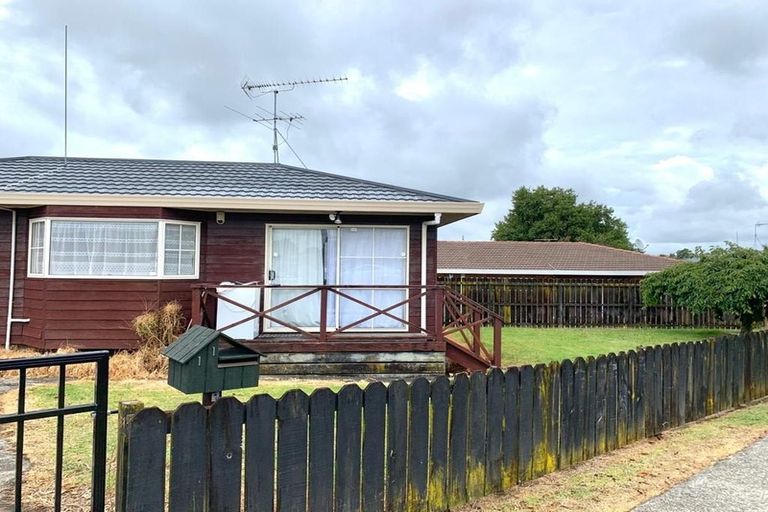 Photo of property in 1 Menary Street, Papakura, 2110