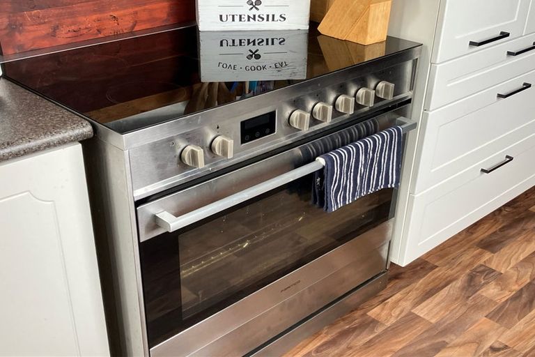 Photo of property in 12 Elderlee Street, Milton, 9220