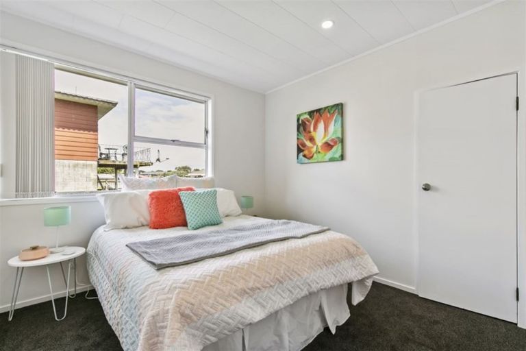 Photo of property in 18 Orly Avenue, Mangere, Auckland, 2022