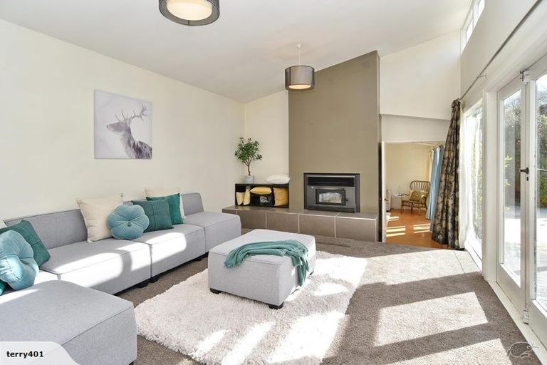 Photo of property in 182 Main North Road, Redwood, Christchurch, 8051