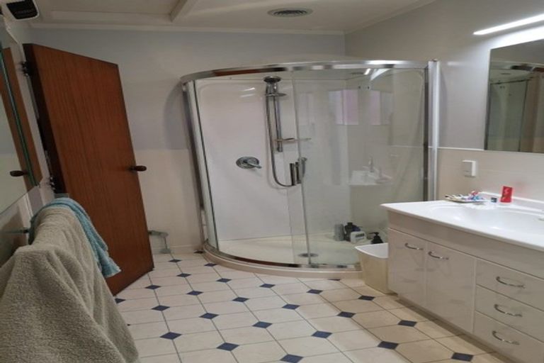 Photo of property in 15 Chestnut Grove, Maungaraki, Lower Hutt, 5010