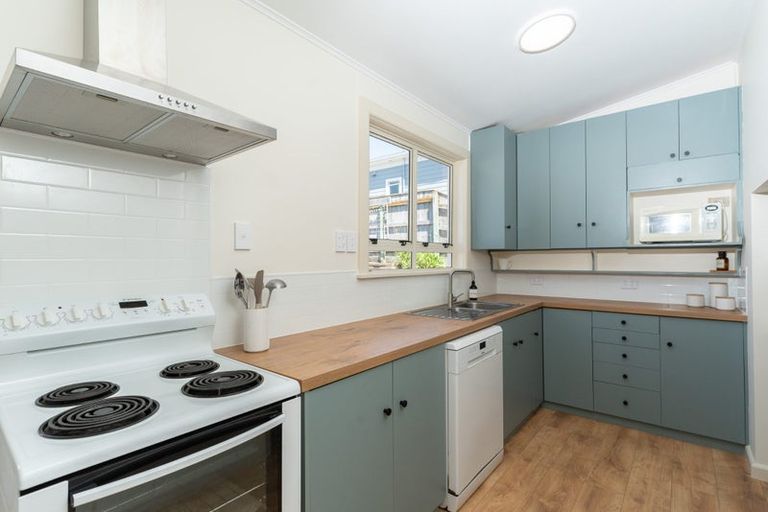 Photo of property in 10 Arawhata Street, Ranui, Porirua, 5024