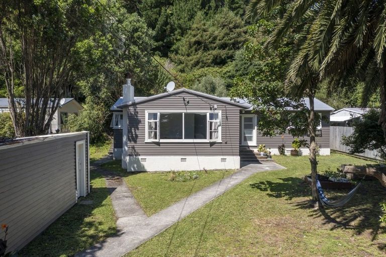 Photo of property in 44 Ruahine Street, Paraparaumu, 5032