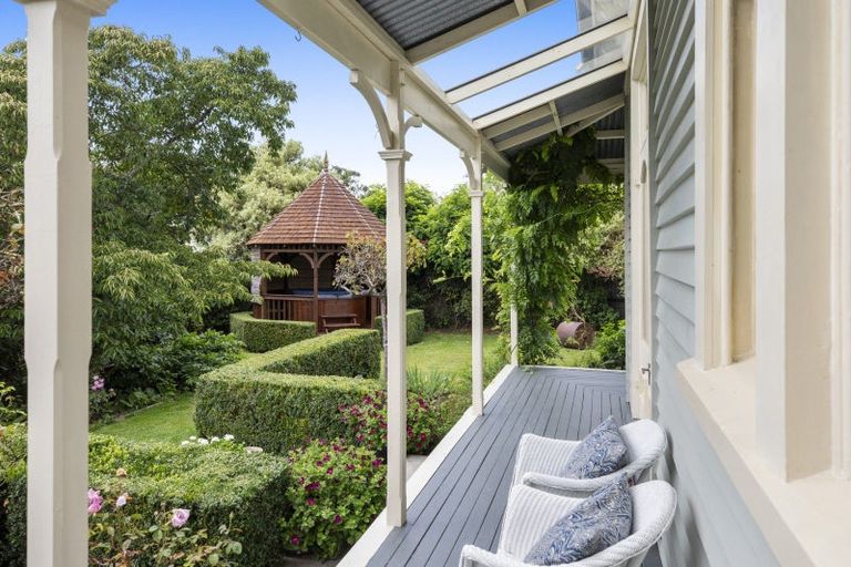 Photo of property in 172 Blighs Road, Strowan, Christchurch, 8052