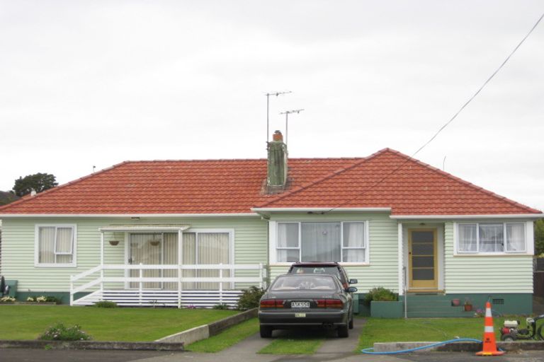Photo of property in 12 David Street, Westown, New Plymouth, 4310