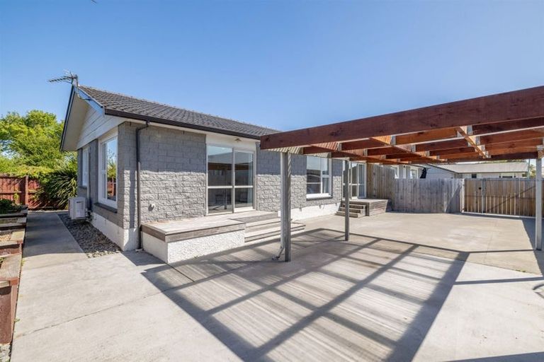 Photo of property in 2/7 Farnborough Street, Aranui, Christchurch, 8061