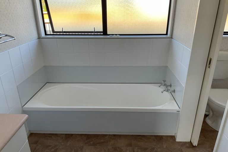 Photo of property in 13 Mahuta Road, Waitahanui, Taupo, 3378