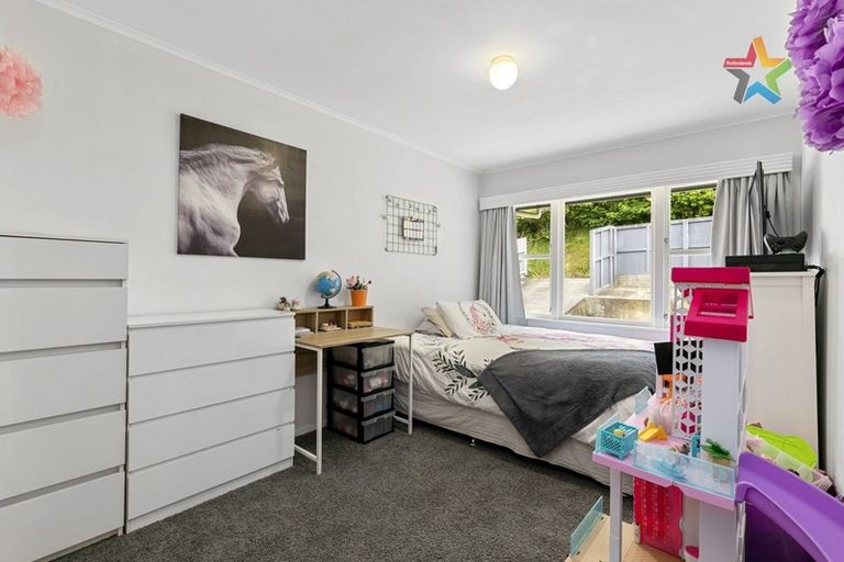 Photo of property in 258 Grounsell Crescent, Belmont, Lower Hutt, 5010