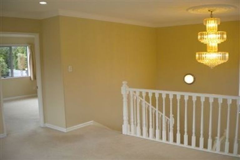 Photo of property in 23 Ian Marwick Place, Birkenhead, Auckland, 0626