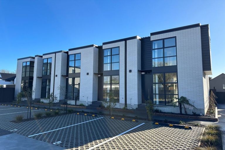 Photo of property in 32a Universal Drive, Henderson, Auckland, 0610