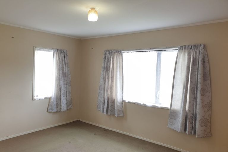 Photo of property in 19 Coey Place, Glen Eden, Auckland, 0602