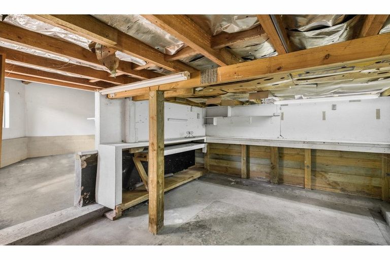 Photo of property in 1/1 Meadowvale Avenue, Forrest Hill, Auckland, 0620