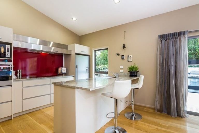 Photo of property in 10 Parawera Drive, Acacia Bay, Taupo, 3330