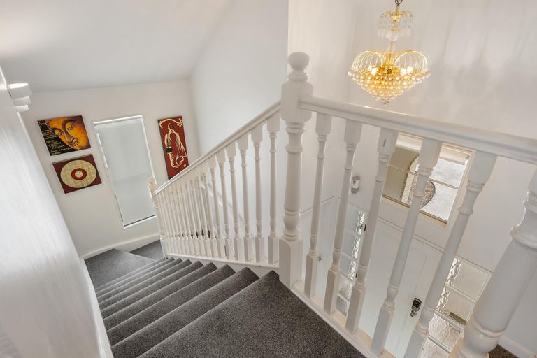 Photo of property in 1/270 Cascades Road, Botany Downs, Auckland, 2010