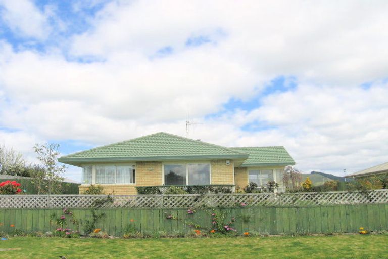 Photo of property in 118 Dalton Drive, Papamoa Beach, Papamoa, 3118